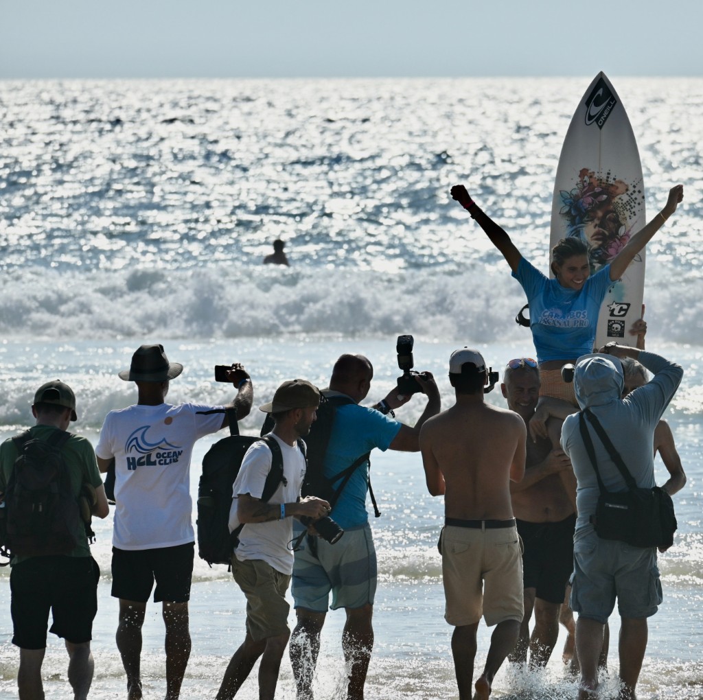Victoria Du Prat celebrating her first WSL Qualifying Series title